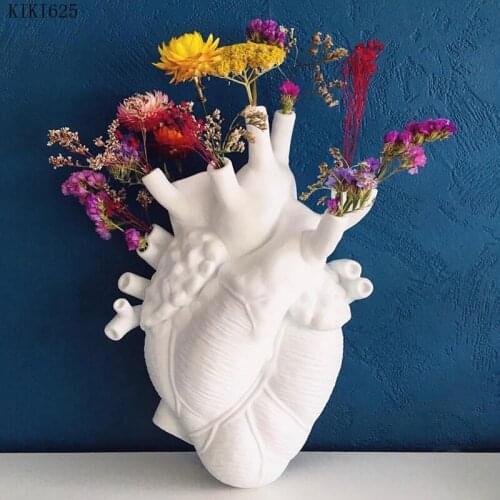 Nordic Resin Heart Vase Flower Arrangement Container Flower Pot Body Flower Vase Crafts Abstract Heart Sculpture Home Decoration