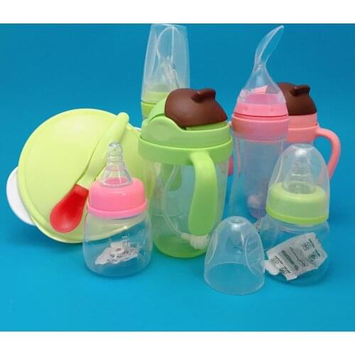 4pcs/set Children Tableware Set Baby Feeding Plates Bowl with Cup Bottle Spoon Bottle Kids Dinnerware Set