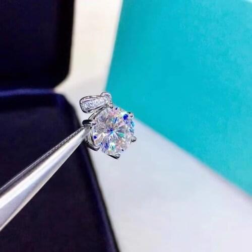 Geoki 925 Sterling Silver Passed Diamond Test Round Perfect Cut 1-2 ct D Color VVS1 Moissanite Pendant Necklace Women Jewelry