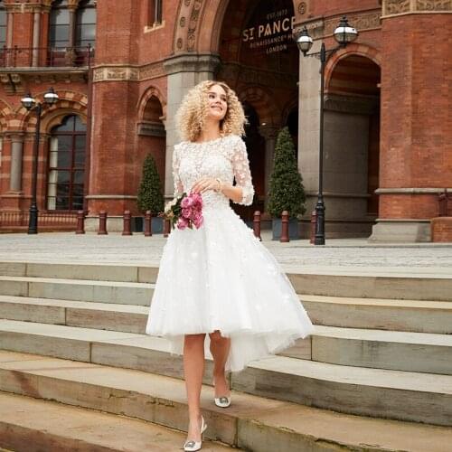New High Low Bridal Gowns Scoop 3/4 Sleeve White 3D Handmade Flower Tulle Short Front Long Back Lace Wedding Dresses