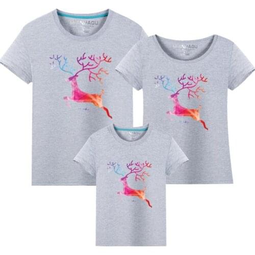Mom Daddy and Baby Summer T-shirts Kids Baby Girl boy Short Sleeve Cute Clothes Family Matching Clothes Papa Mama Tshirt Suits