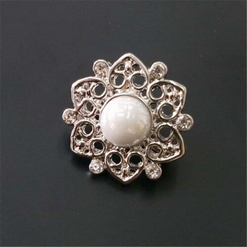 Charm Girls Silver Color Alloy Rhinestone Flower Brooch For Women Gifts Pearl Brooches Jewelry Coat or Wedding Bouquets