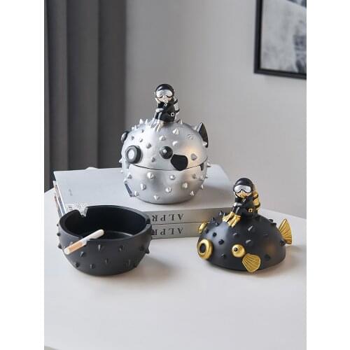 Creative Astronaut Ashtray With Lid Cute Ash Tray Smoking Weed Gift For Boyfriend Home Decoration Accessories