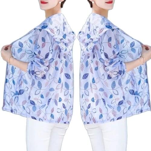 Women Sun Protection Clothes Anti-UV New Summer Thin Coat Long Sleeve Short Hooded Ladies Sun Protection Clothing Mother Attire