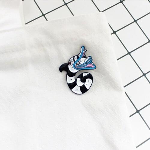 Animal Snake Badge Pin Creative Personality Double-headed Snake Metal Enamel Brooch Trendy Charm Clothes Backpack Jewelry Gift