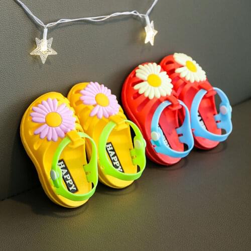 Girls' Sandals New Summer Baotou Cute Little Zouju Princess Sandals Childrens Shoes with Non Slip Soft Sole Toddler Sandals