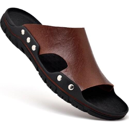 2021 Summer Mens Slippers Large Size Open Toe Outdoor Beach Shoes Fashion Breathable Casual Sandals with Rivets Mens Sandals