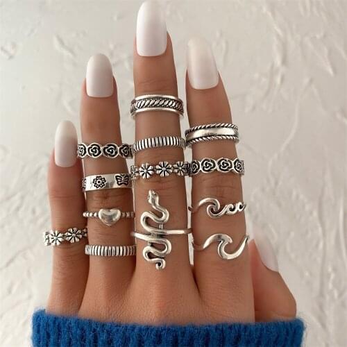 13Pcs Vintage Ancient Silver Rings Set Flowers Snake Heart Finger Ring for Women Girls Fashion Retro Gothic Jewelry Party Gifts