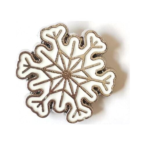 Enamel Christmas Brooch Snowflake Pins For Backpacks Cute Snow Badges Jewelry Christmas Gifts Cloth Decoration