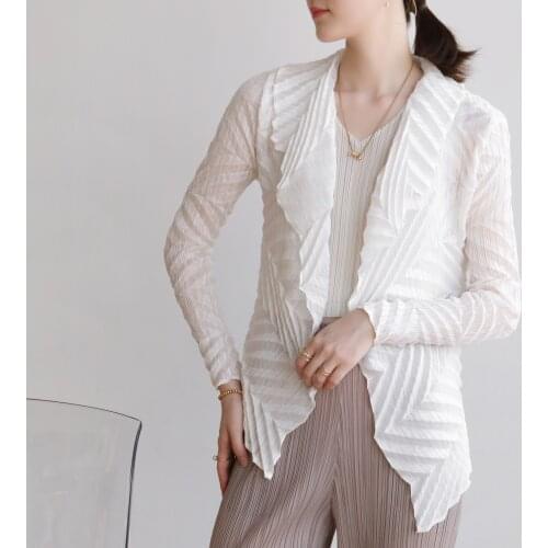 Miyake pleated casual wear is available in the Spring and Autumn period of 2021