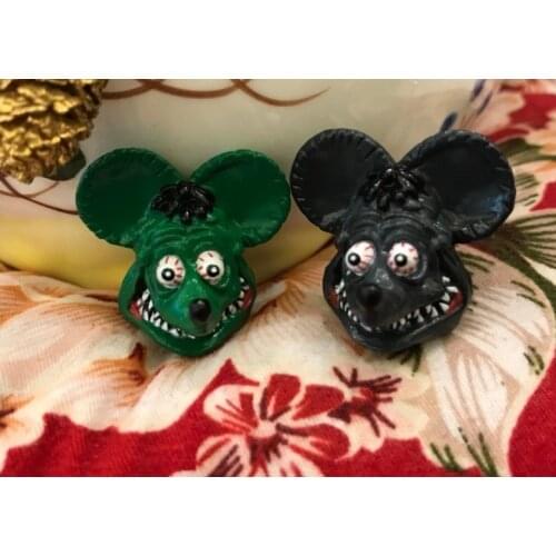 Cartoon Figures April du China