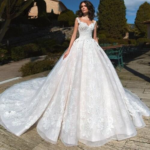 Traugel Sexy Backless Cap Sleeve Lace Vintage Wedding Dresses Elegant Applique Beaded Flowers Cathedral Train A Line Bridal Gown