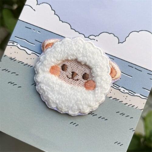 Maxsin 1 Pc High Quality Embroidered Cute White Plush Alpaca Sticker Garment Accessories Iron On Cloth Patch DIY