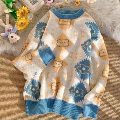 2021 new round neck sweater women retro knitted sweater autumn and winter long-sleeved color matching blouse pullover all-match