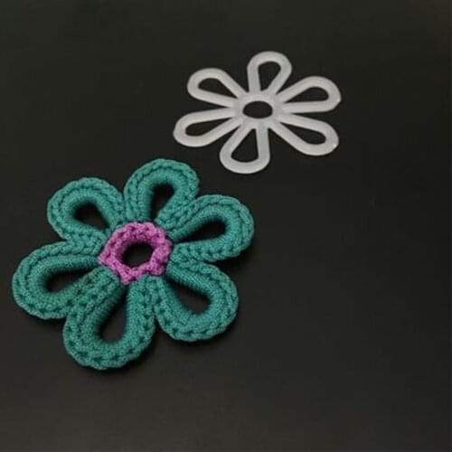 10pcs Creative Plastic Petals Rings Chrysanthemum Pattern Hand Knitted Accessory DIY Handmade Bag Clothes Weaving Decor Supplies
