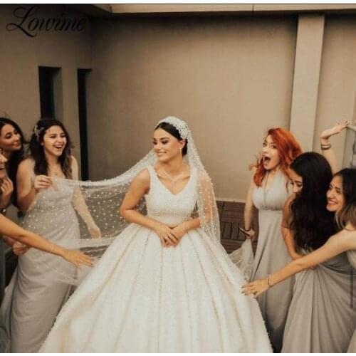 Arabic Luxury Heavy Pearls Muslim Wedding Dresses Customized Dubai Bridal Gowns 2021 V Neck Long Vestido De Noiva Bride Dress