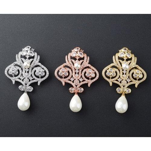 White sea shell pearl gold plated Cubic Zirconia micro pave flower brooch
