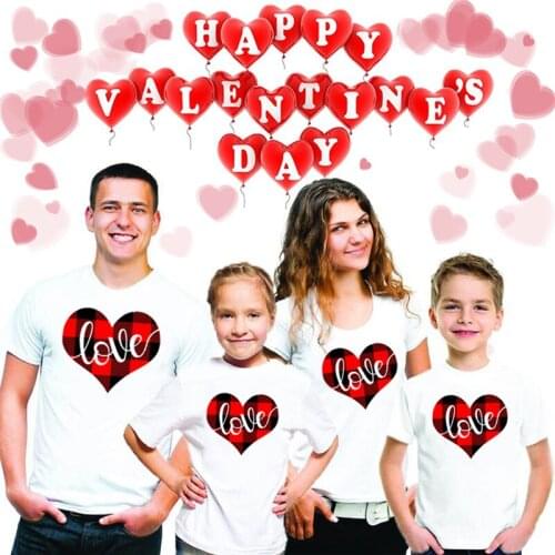1pcs Plaid Love Heart Print Valentine Family Love Tshirt Mommy Daddy Daughter Son Matching T Shirt Mom Dad Kids Tees Party Wear