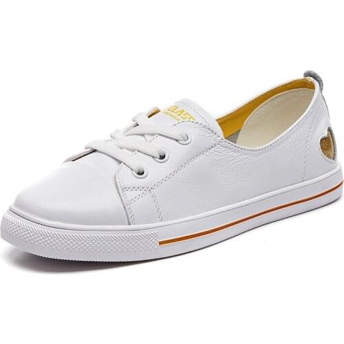 Genuine Leather white shoes 2019 spring new shallow mouth womens shoes leather loafers soft bottom love womens shoes