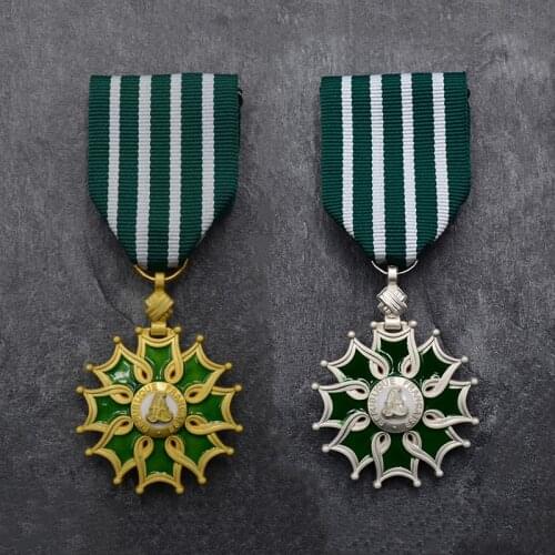Europe France Arts And Literature Medal Honor Legion Knight Level Officer Distinguished Service Metal Commemorate Badge Brooch