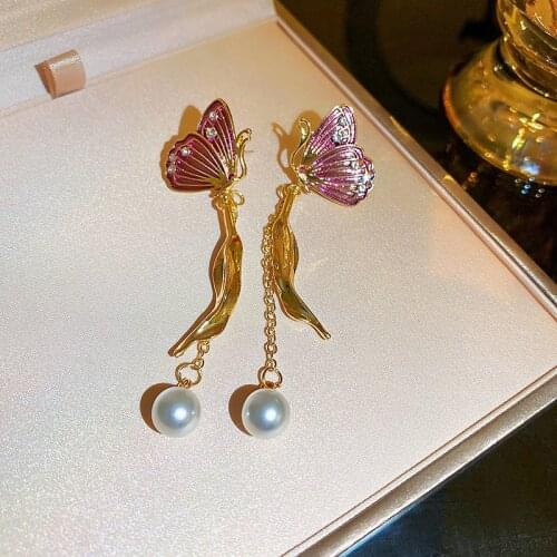 VSnow Korean Fashion Butterfly Wing Simulation Pearl Dangle Earring for Women Long Gold Metal Tassel Rhinestone Earring Jewelry