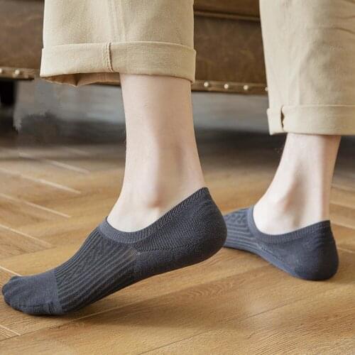 New Fashion Men’s Socks Breathable and Comfortable Cotton Socks Silicone Anti Slip Short Socks Spring/Summer Boat Sock Invisible