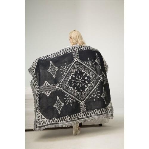 New Thicken Cotton Thread Knitted Blanket Geometric black white Pretty vintage blanket With Tassel Sofa Cover Bed Home Decor Mat