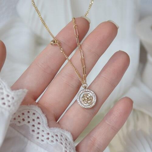 New Design 14k Real Gold Exquisite Zirconia Shell Camellia Temperament Short Necklace Ladies Daily Wear And Accessories Pendant