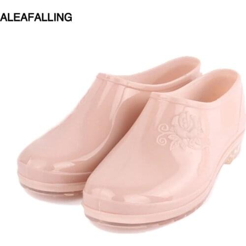 Aleafalling Classic Ankle Rain Boots Warm British Platform Slip On PU Waterproof Colorful Ankle Flower Boots Woman Shoes W078