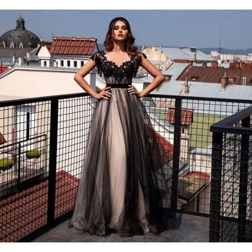 9680#2021 Latest Black Prom Party Dresses Cap Sleeves Lace-up Illusion Jewel Neck Appliqued Wedding Party Gowns Back