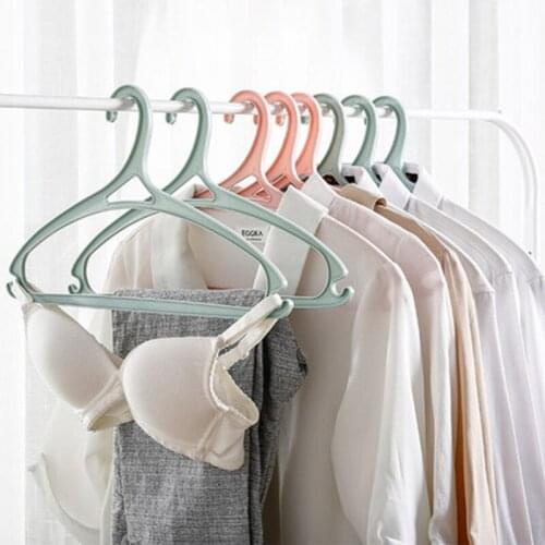 10 pcs/lot 42cm Plastic Clothes Hangers with Wide Shoulder Traceless Clothing Hanging Drying Rack for Underwear Pant Shirt Scarf