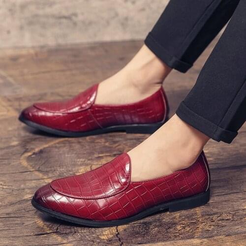 2021 Spring Summer Designer Shoes Men Faux Leather Red Wedding Shoes for men Big Size 38-47 Slip-on Loafers Black Formal Shoes
