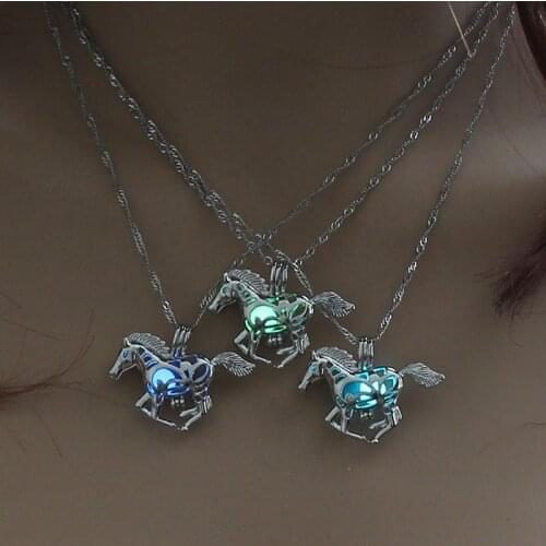2021 New Animal Pendant Necklace Women Birthday Gift Horse Luminous Pendant Glow In The Dark Yellow Blue Green Three Color