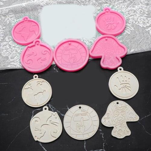 Shiny Glossy Mushroom Making Keychain - Polymer Clay Mould - Mold Resin Craft Necklace - Epoxy Jewellery Silicone Mold