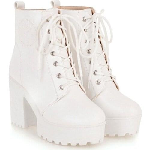 Big Size Heavy-heeled Martin boots with round-headed tie waterproofing platform in winter boots