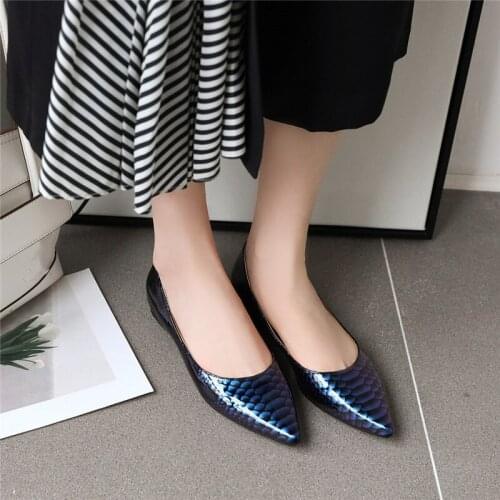 YMECHIC Summer Slip on Casual Low Heel Ladies Shoes Patent Snake Print Design Pointed Toe Slip on Green Blue Black Pumps Women