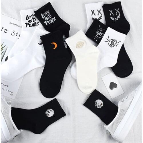 A Pair of Black and White Personalized Socks Childrens Sports Socks Spring and Autumn Thin Cotton