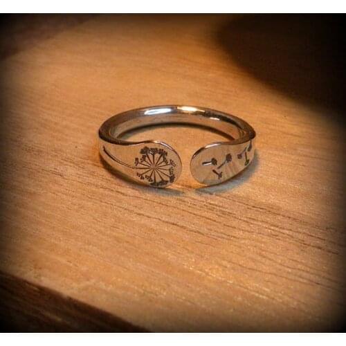 Dandelion Female Modeled Ring