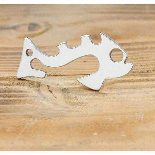 2021 Camping Accessory Opener Keychain Key Ring Fish Shape Bottle Opener Key Hole Stainless Steel Keyring Survival
