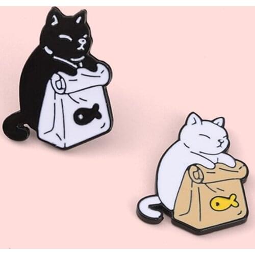 1x New Cartoon Cat Brooch Enamel Pin Cute Cat Dried Fish Bag Brooch Lapel Badge Cartoon Animal Jewelry Gift For Kids And Friends