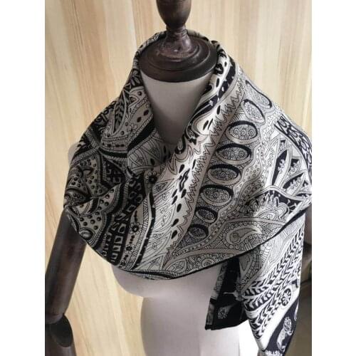 2019 new arrival winter autumn classic design 70% cashmere 30% silk scarf 140*140 cm big warm shawl wrap for women lady girl