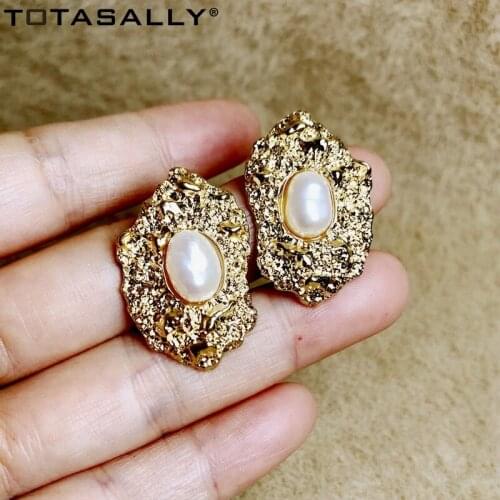 TOTASALLY Vintage Baroque Irregular Earrings for Women Golden Alloy Simulated Pearl Stud Earrings Lady Party Jewelry Dropship