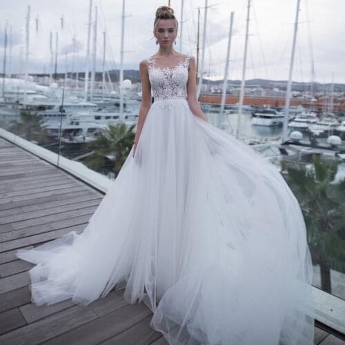 A Line Tulle Wedding Dress Sleeveless Lace Appliques Bridal Gown Button Illusion Vestido De Noiva Court Train Free Shipping