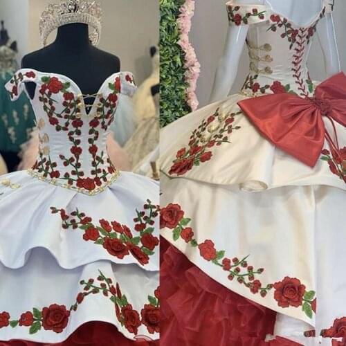 2019 Handmade Flowers Off the Shoulder Quinceanera Dresses Blue Masquerade Party Gowns Sweep Train Prom Gowns Princess Sweet 16