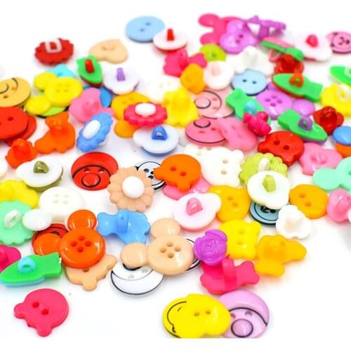 50pieces/lot) .Children colored buttons. Mixed plastic baby cartoon buttons. Handmade diy buttons. Buckle flower material
