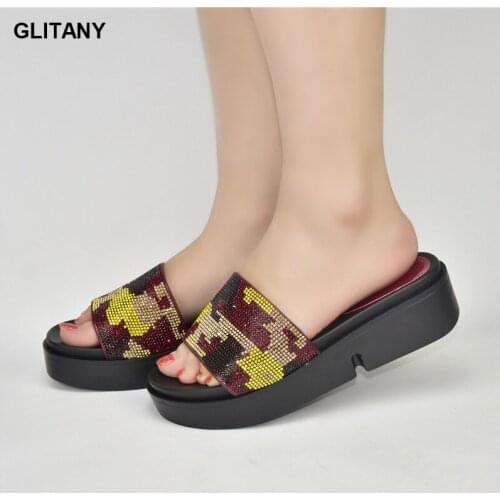 Latest Design Shoes for Wedding Women Closed Toe Heels Platform Shoes Nigerian Women Party Shoes Decorated with Rhinestone