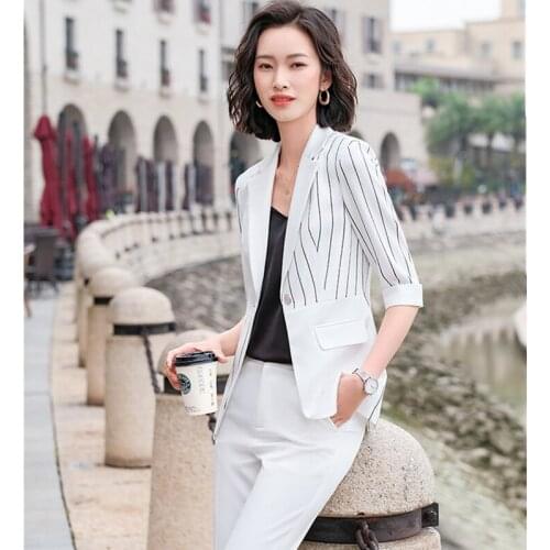 Striped suit jacket female design sense niche 2021 spring and summer new self-cultivation temperament waist small suit