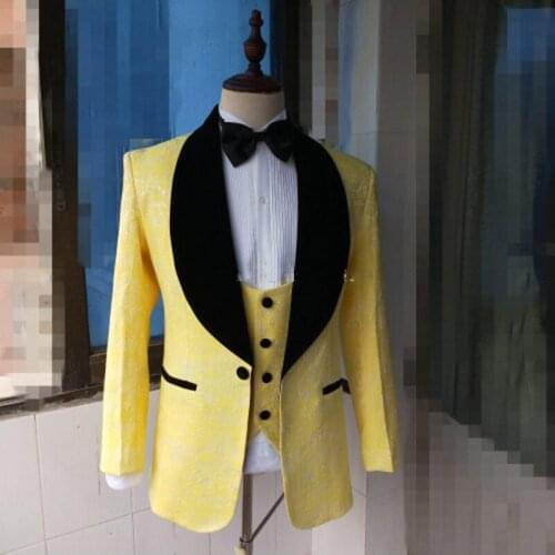 Mens yellow embossed groom tuxedo shawl lapel mens suit wedding/prom/dinner best man suit jacket (jacket + pants + vest)