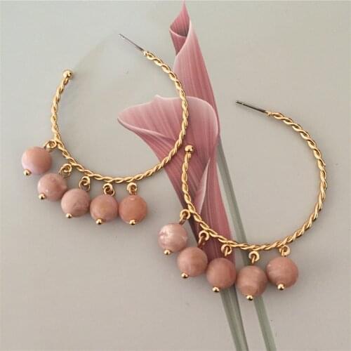 Summer Boho Elegant Hoop Earrings Gold Color Twisted Hoop with Peach Pink Acrylic Ball Charm Earrings for Trendy Women Jewelry