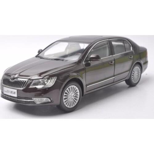 1:18 Diecast Model for Skoda New Superb 2012 Red Sedan Alloy Toy Car Miniature Collection Gifts